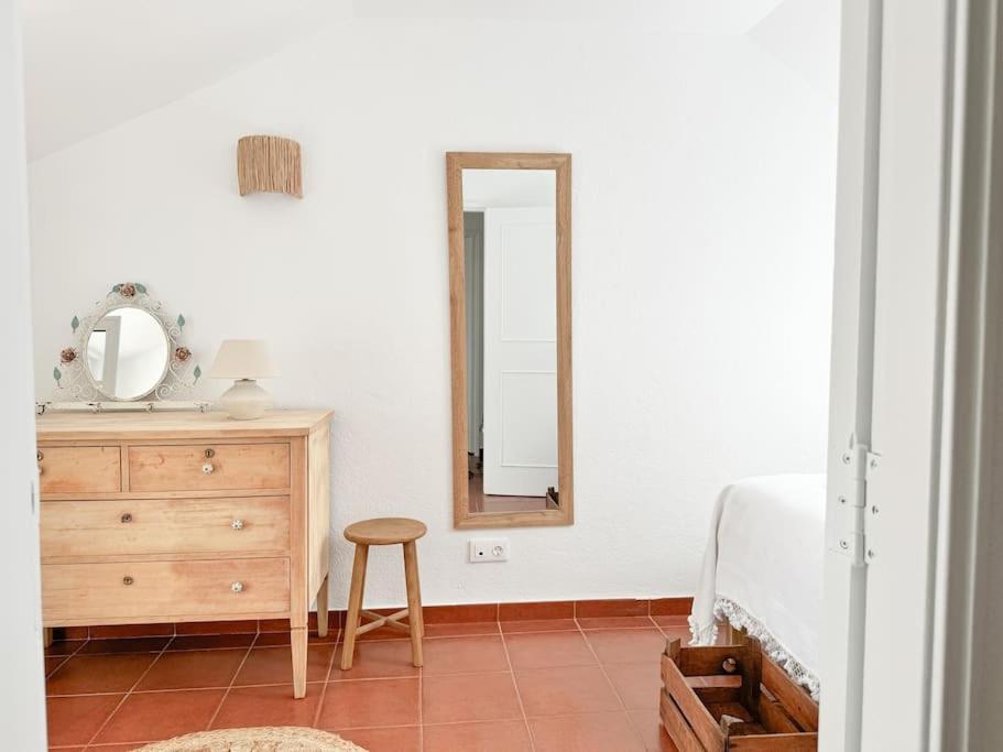 Costa Inn Beach House With Pool By Homeful Homes Costa da Caparica Exterior photo