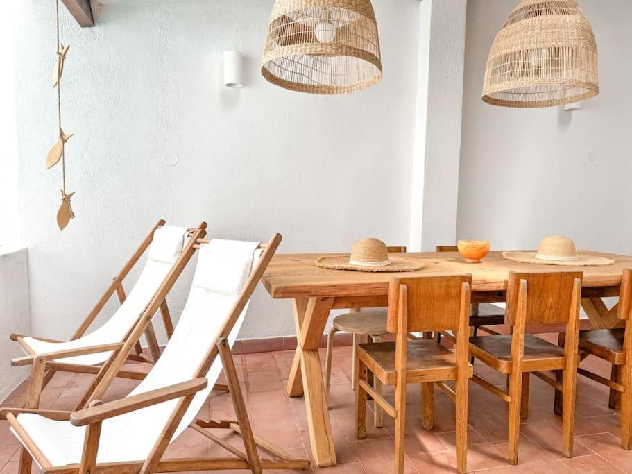 Costa Inn Beach House With Pool By Homeful Homes Costa da Caparica Exterior photo