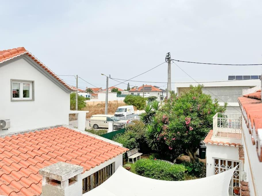 Costa Inn Beach House With Pool By Homeful Homes Costa da Caparica Exterior photo